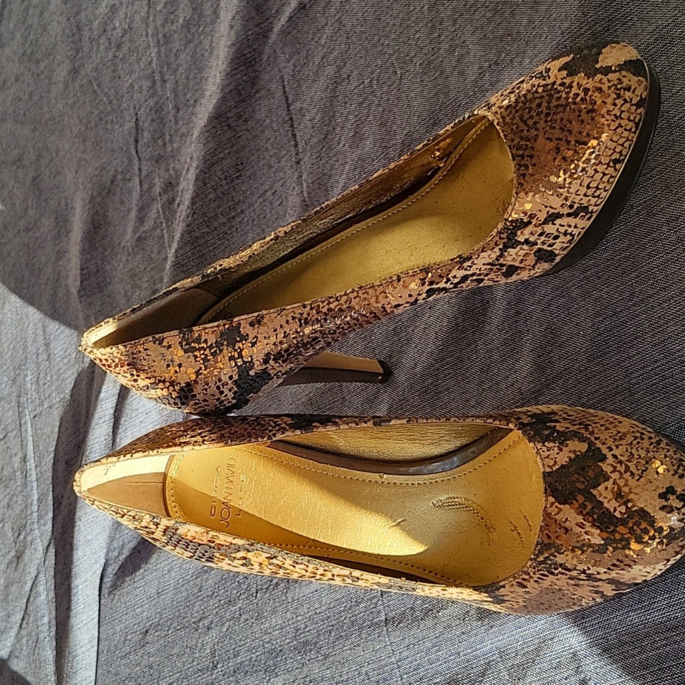 Circa joan & David  luxe